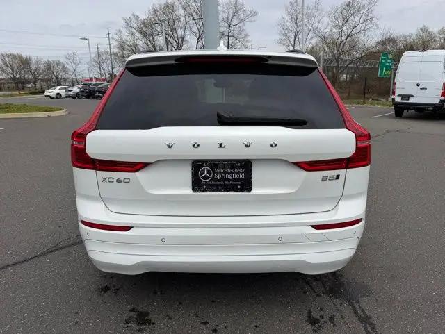 2022 Volvo XC60 B5 Momentum