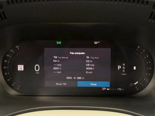2022 Volvo XC60 B5 Momentum