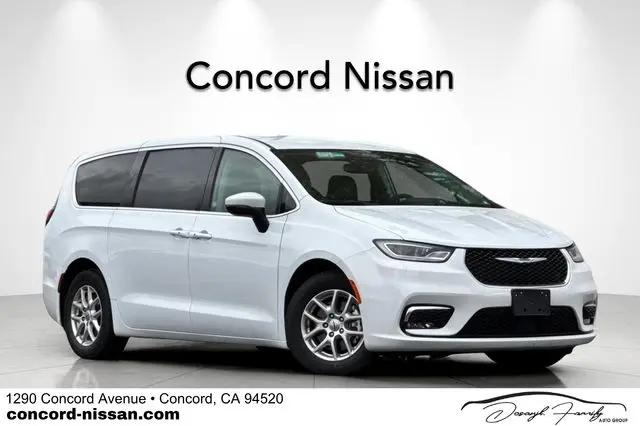 2023 Chrysler Pacifica Touring L for sale in Concord, CA