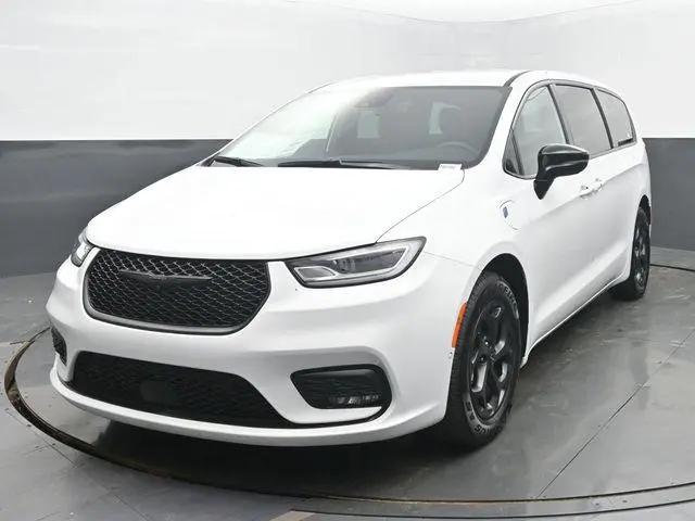 2024 Chrysler Pacifica Hybrid S Appearance Pkg for sale in Kokomo, IN