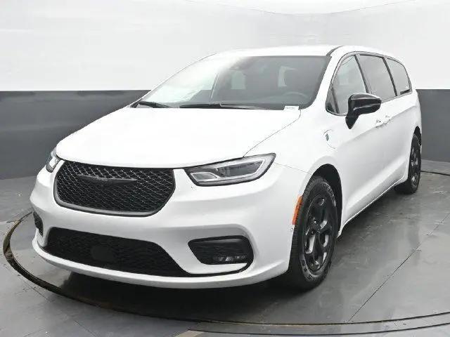2024 Chrysler Pacifica Hybrid S Appearance Pkg for sale in Kokomo, IN