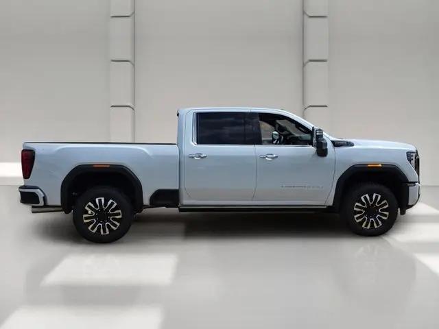 2026 GMC Sierra 2500HD Crew Cab, Standard Bed, Denali Ultimate, 4WD