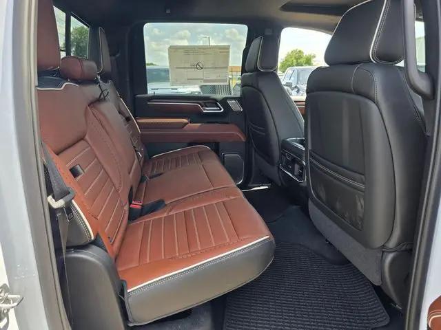 2026 GMC Sierra 2500HD Crew Cab, Standard Bed, Denali Ultimate, 4WD