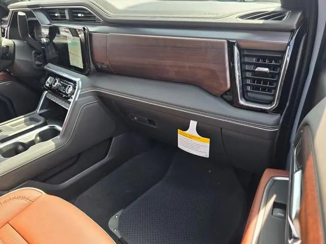 2026 GMC Sierra 2500HD Crew Cab, Standard Bed, Denali Ultimate, 4WD