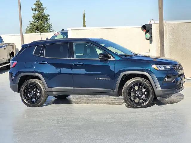 2026 Jeep Compass Latitude Altitude