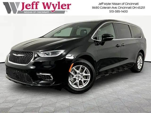 2025 Chrysler Pacifica Select for sale in Cincinnati, OH