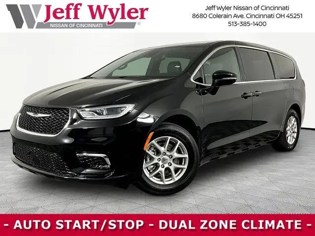 2025 Chrysler Pacifica Select for sale near Cincinnati, OH