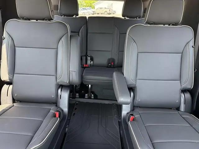 2026 Chevrolet Suburban Premier, 4WD