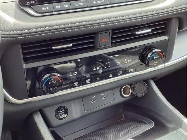 2025 Nissan Rogue SV FWD