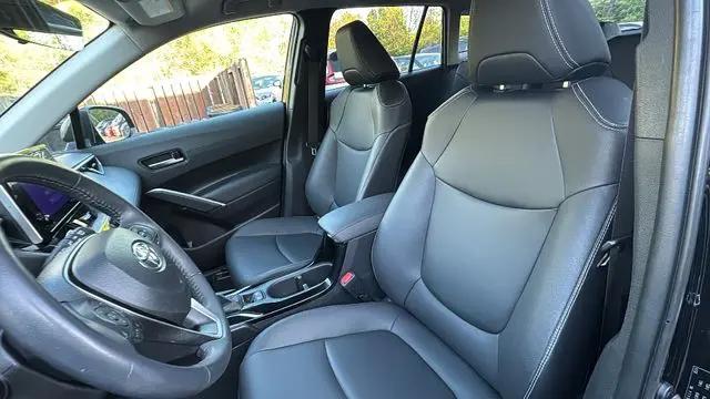 2024 Toyota Corolla Cross XLE