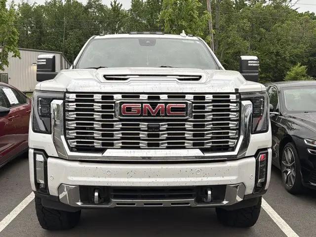 2024 GMC Sierra 2500HD 4WD Crew Cab Standard Bed Denali