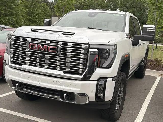 2024 GMC Sierra 2500HD 4WD Crew Cab Standard Bed Denali