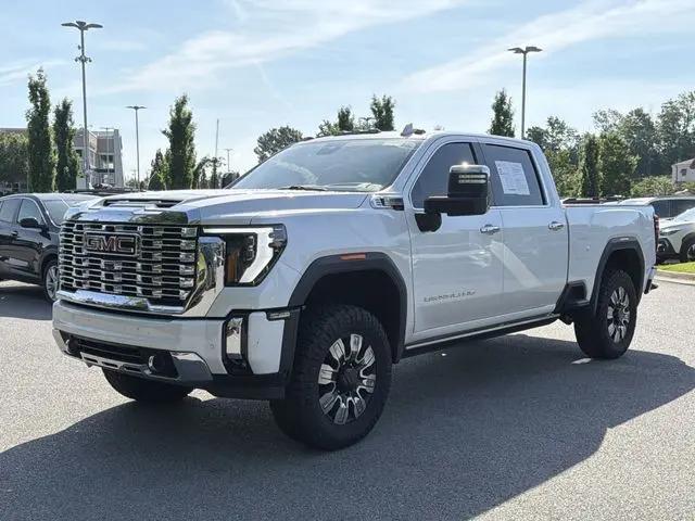 2024 GMC Sierra 2500HD 4WD Crew Cab Standard Bed Denali