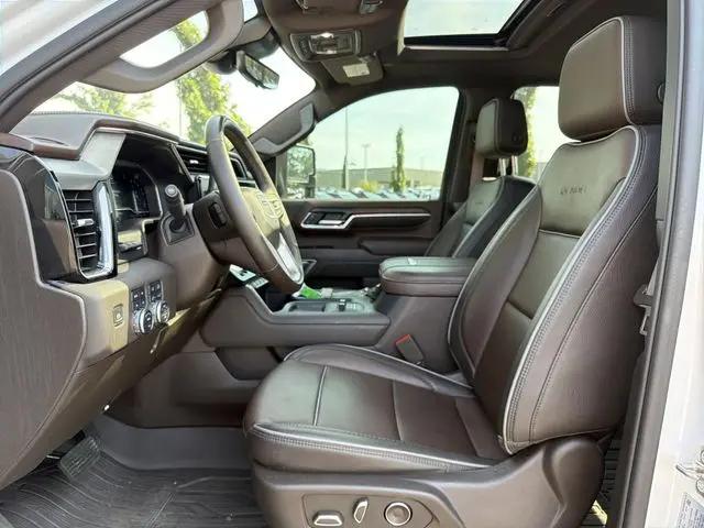 2024 GMC Sierra 2500HD 4WD Crew Cab Standard Bed Denali