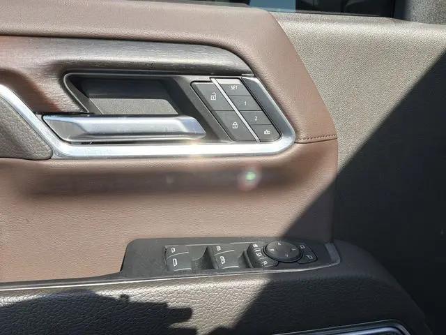2024 GMC Sierra 2500HD 4WD Crew Cab Standard Bed Denali