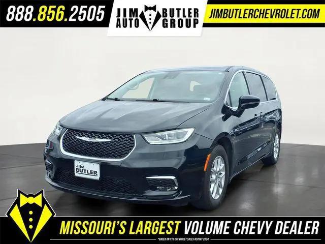 2024 Chrysler Pacifica Touring L for sale in Fenton, MO