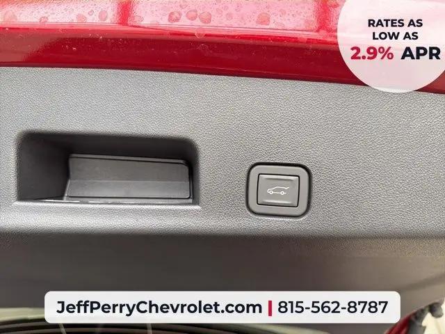 2026 Chevrolet Traverse FWD LT