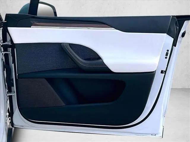 2023 Tesla Model X Standard Range
