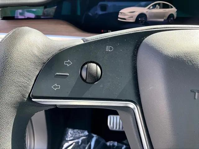 2023 Tesla Model X Standard Range