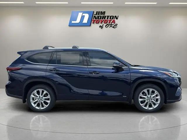 2026 Toyota Highlander Hybrid Limited
