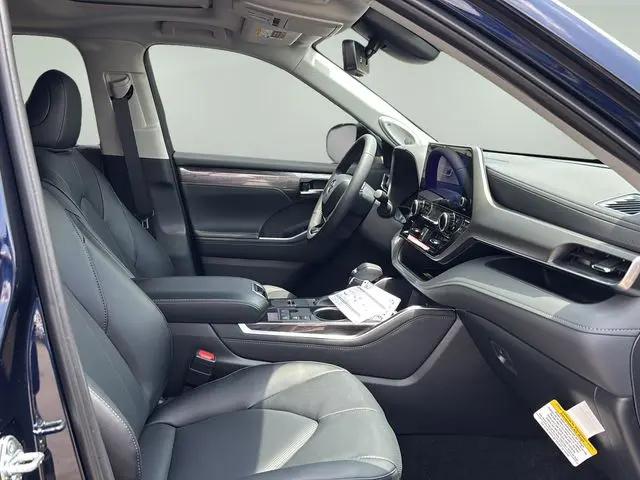 2026 Toyota Highlander Hybrid Limited
