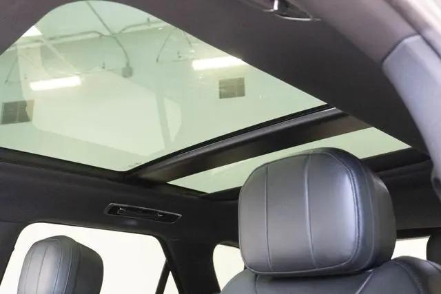 2025 Land Rover Range Rover Sport P360 SE