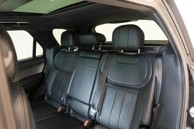 2025 Land Rover Range Rover Sport P360 SE