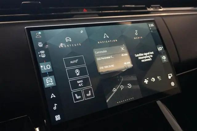 2025 Land Rover Range Rover Sport P360 SE
