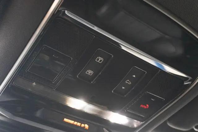 2025 Land Rover Range Rover Sport P360 SE