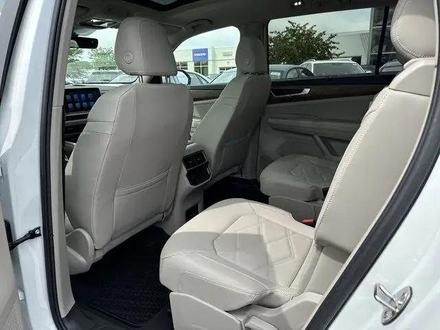 2026 Volkswagen Atlas SE with Technology