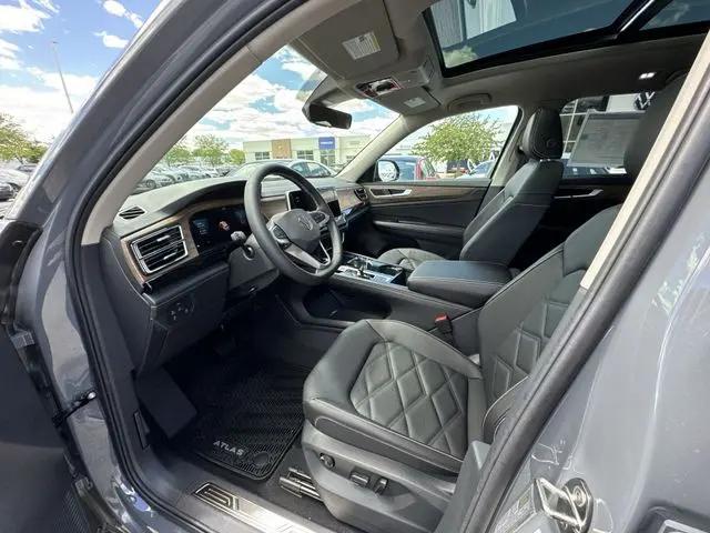 2026 Volkswagen Atlas SE with Technology