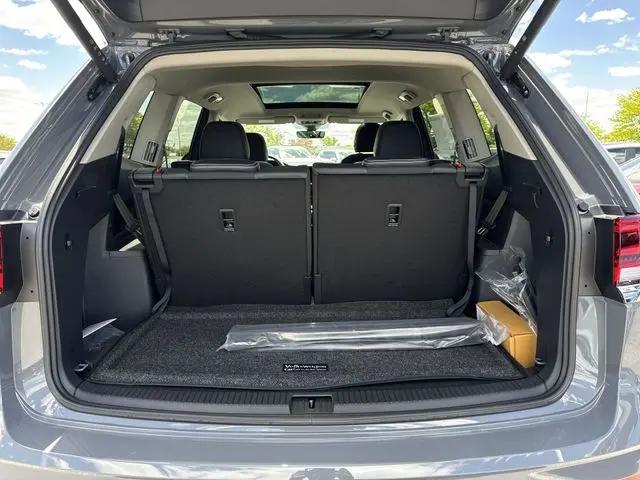 2026 Volkswagen Atlas SE with Technology