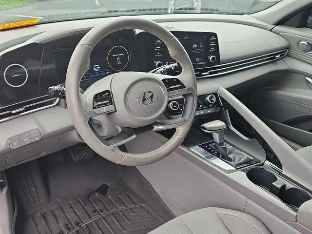 2022 Hyundai Elantra SEL