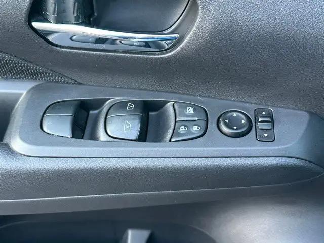 2023 Nissan Kicks SV Xtronic CVT