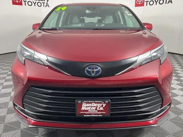 2024 Toyota Sienna LE