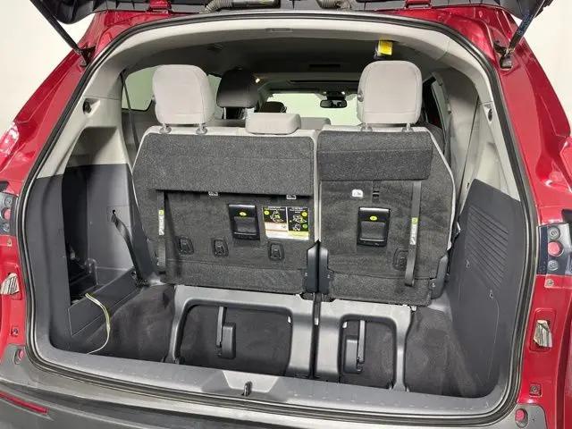 2024 Toyota Sienna LE