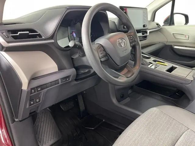 2024 Toyota Sienna LE