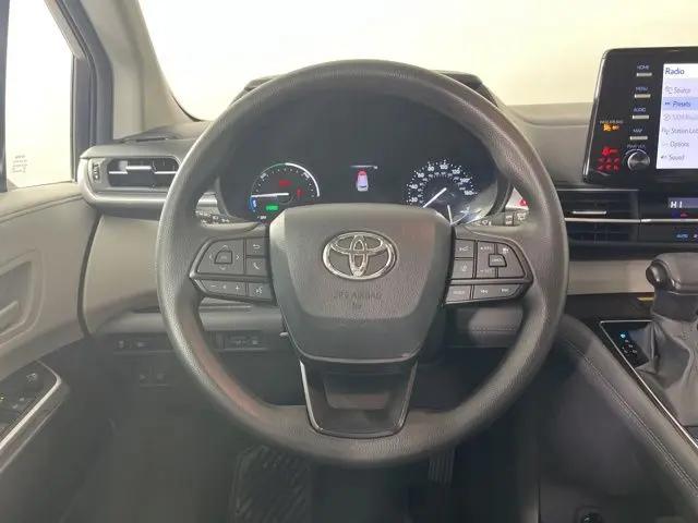 2024 Toyota Sienna LE
