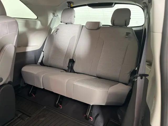 2024 Toyota Sienna LE