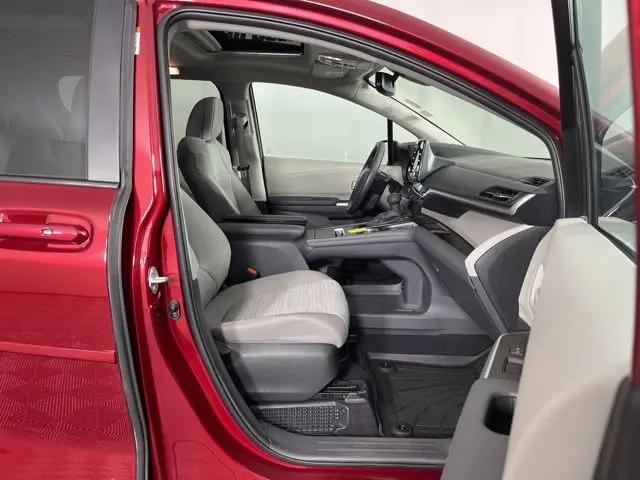 2024 Toyota Sienna LE