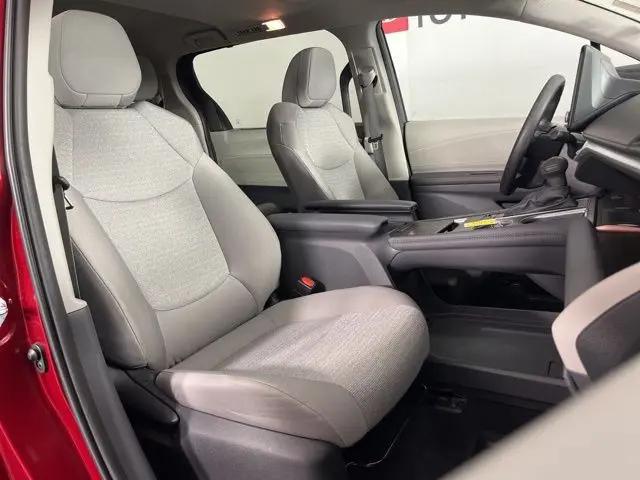 2024 Toyota Sienna LE