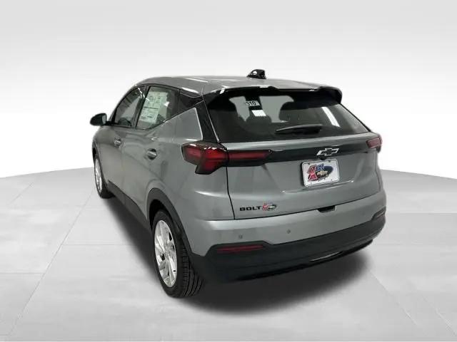 2027 Chevrolet Bolt LT FWD