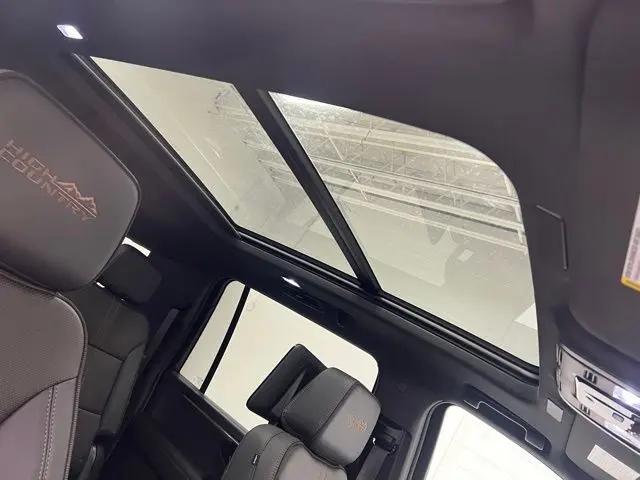 2026 Chevrolet Suburban High Country, 4WD