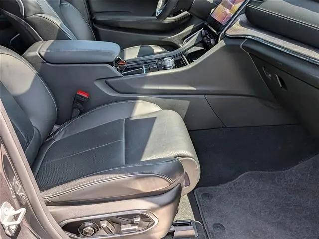 2025 Jeep Grand Cherokee Overland 4x4