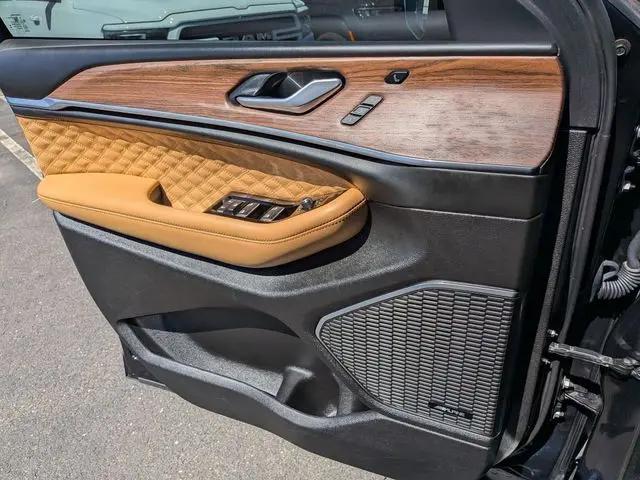 2024 Jeep Grand Cherokee L Summit 4x4