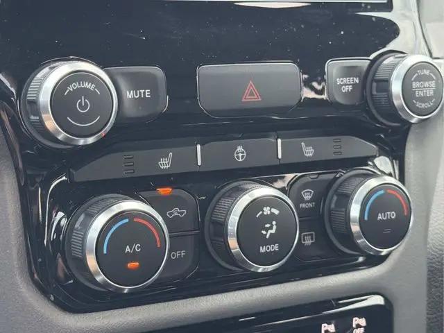 2021 Ram 1500 Big Horn Crew Cab 4x4 5'7" Box