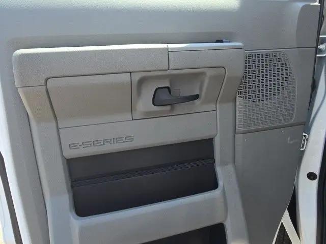 2024 Ford E-350 Cutaway Base