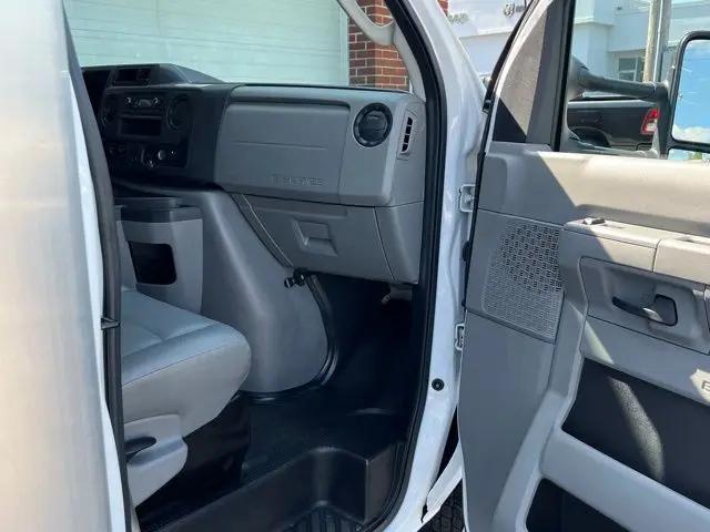 2024 Ford E-450 Cutaway Base