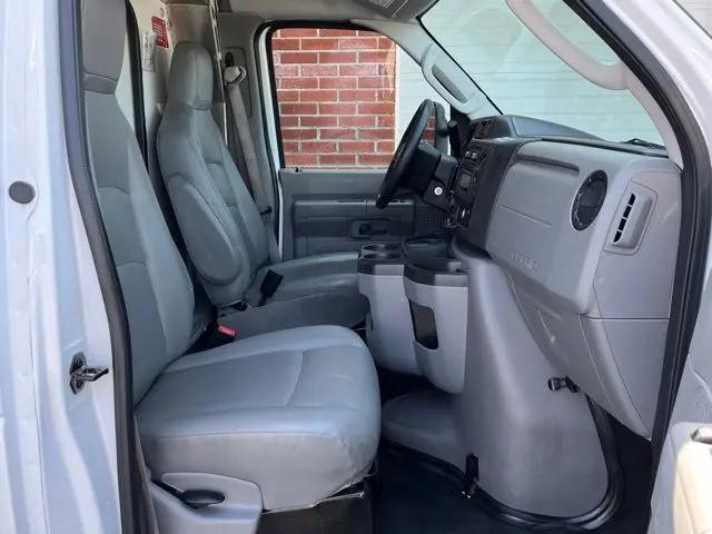 2024 Ford E-450 Cutaway Base