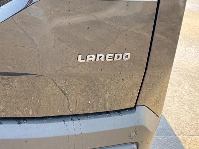 2026 Jeep Cherokee Laredo 4x4